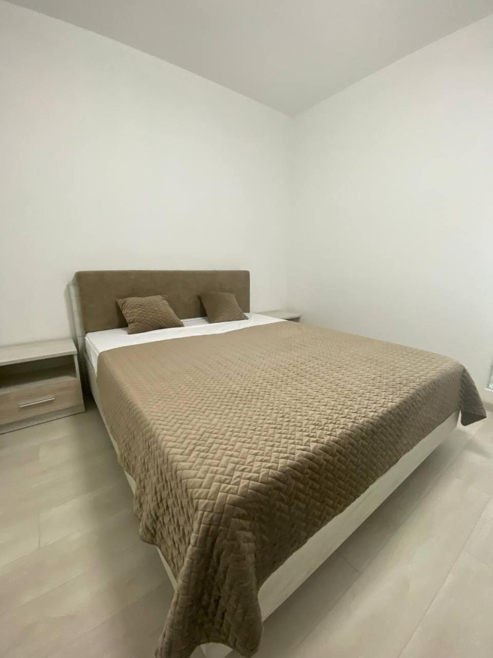 Atlant Luxury: Spacious Family Apartment near TC Depot Chernivtsi Exterior photo