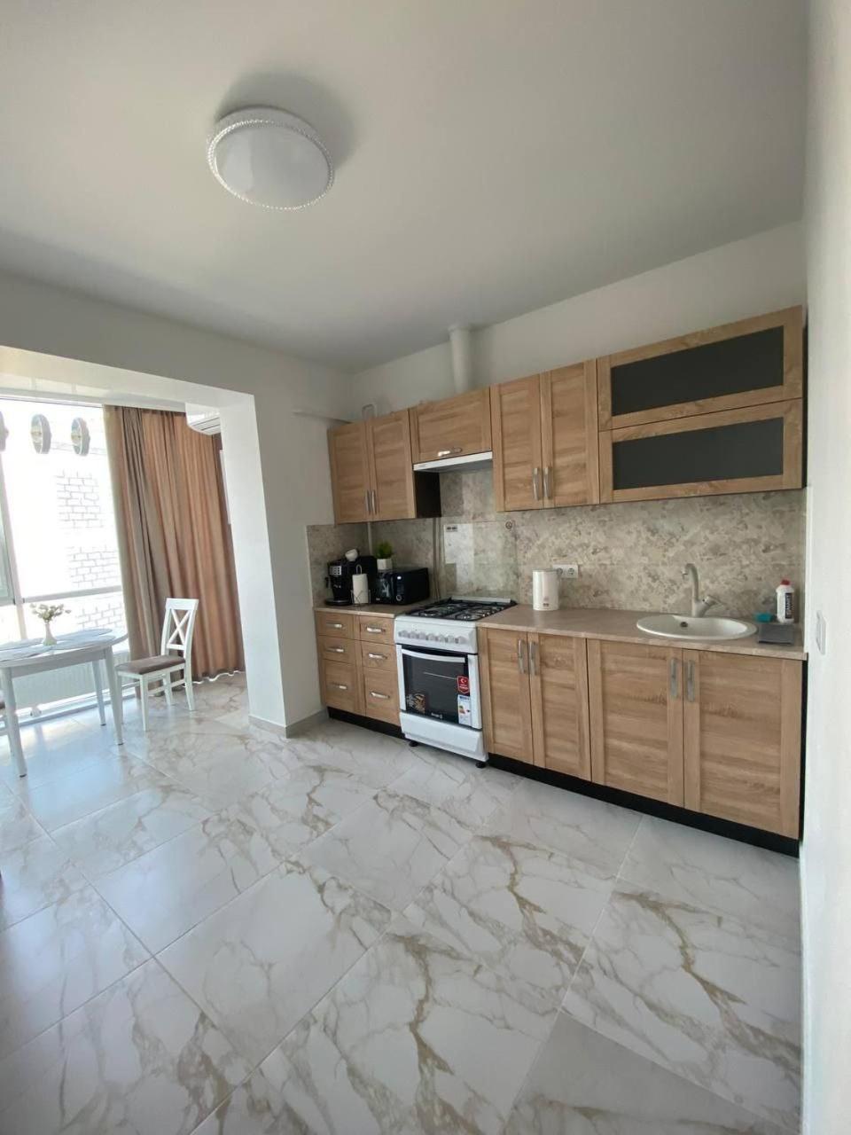 Atlant Luxury: Spacious Family Apartment near TC Depot Chernivtsi Exterior photo